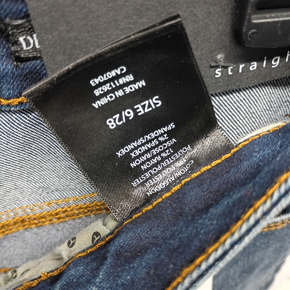 Women's Tahari Mid-Rise Straight Jeans - Picture 14 of 16